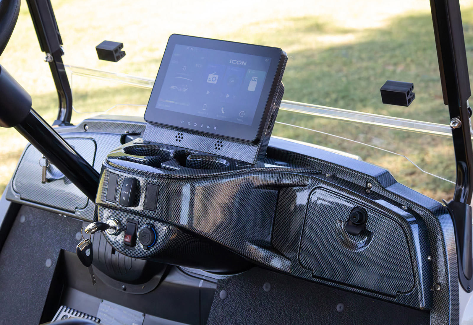Arabian Cart i60L 6 Seater Luxury Golf Cart Electric Vehicle with Air Purifier Ready Cabin and Lithium Battery