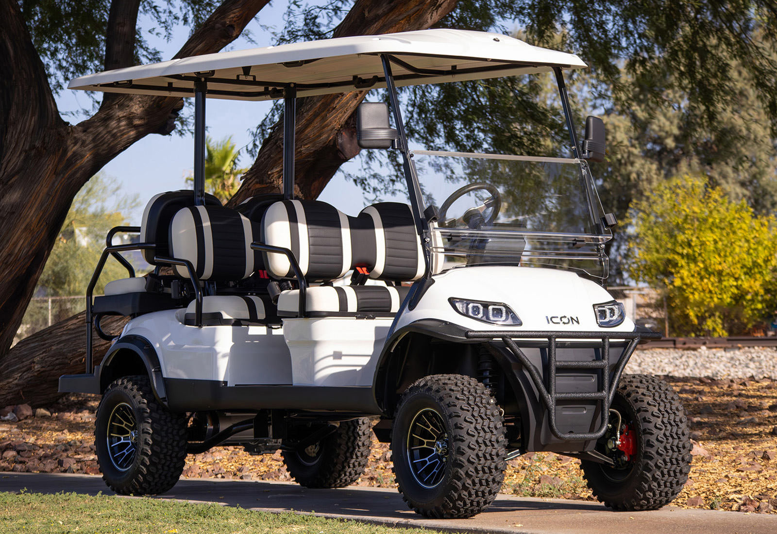 Arabian Cart i60L 6 Seater Luxury Golf Cart Electric Vehicle with Air Purifier Ready Cabin and Lithium Battery